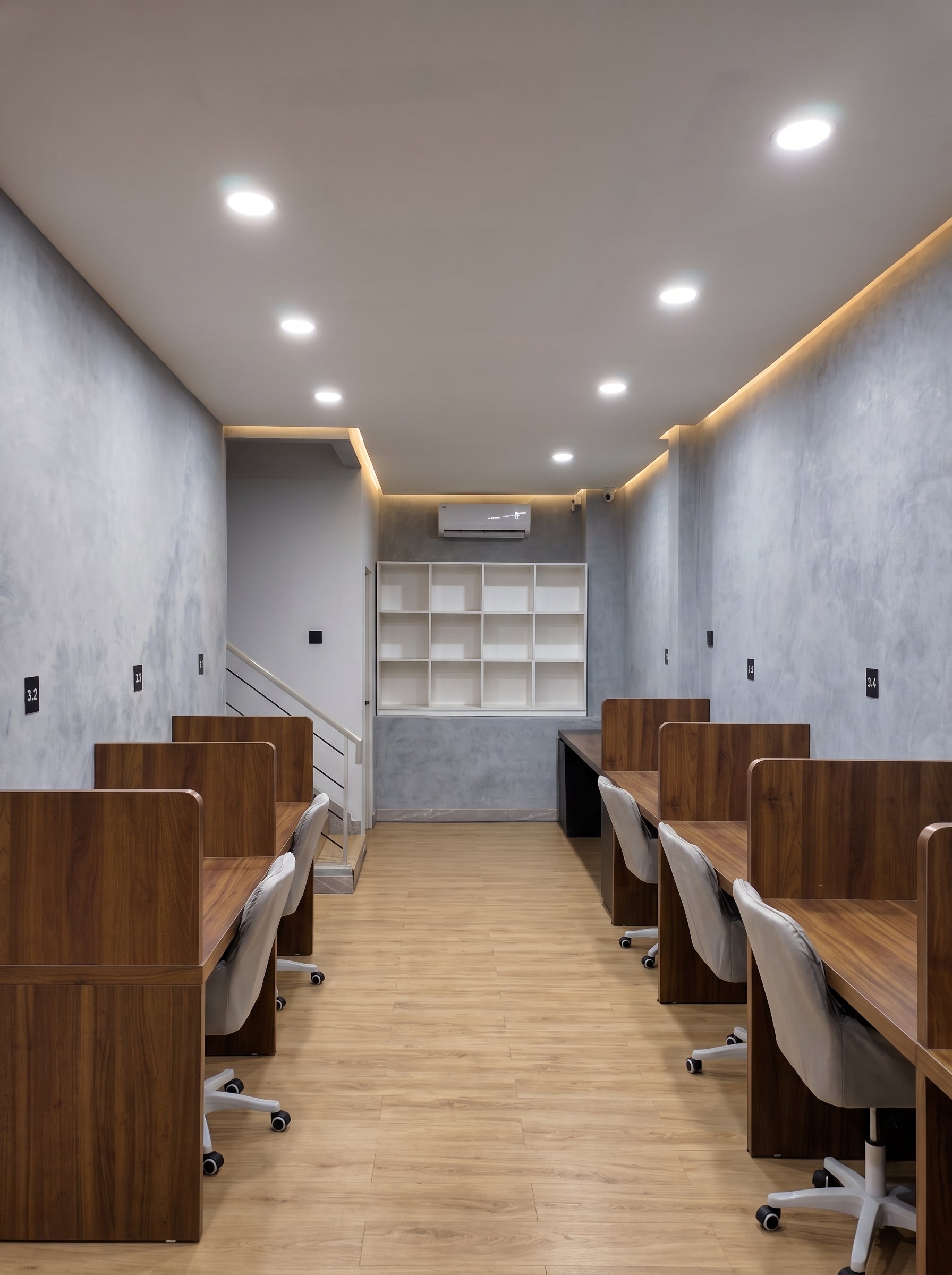 3rd Floor Private Desk